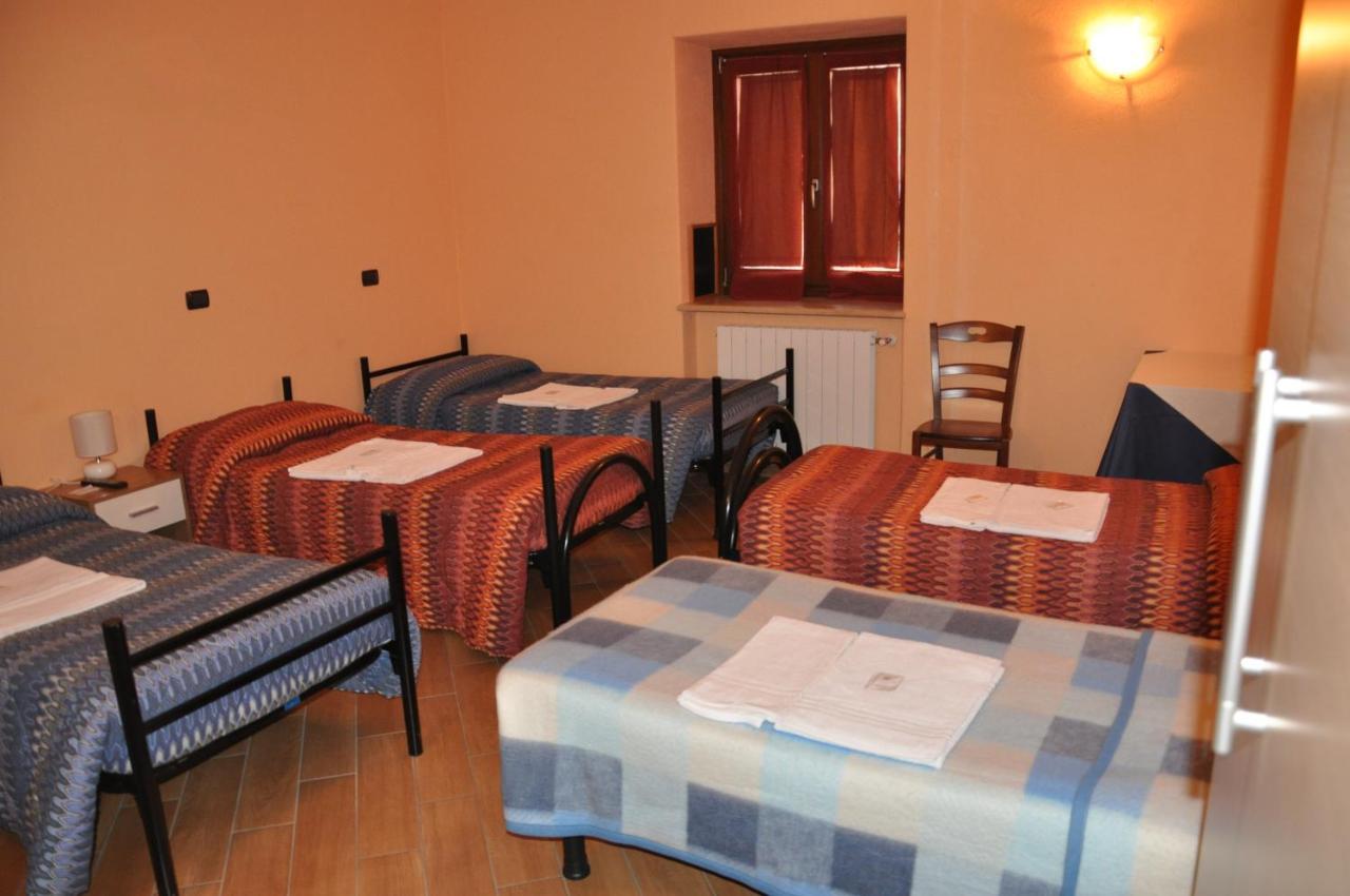 Locanda Dl'Angel Villar San Costanzo Rom bilde