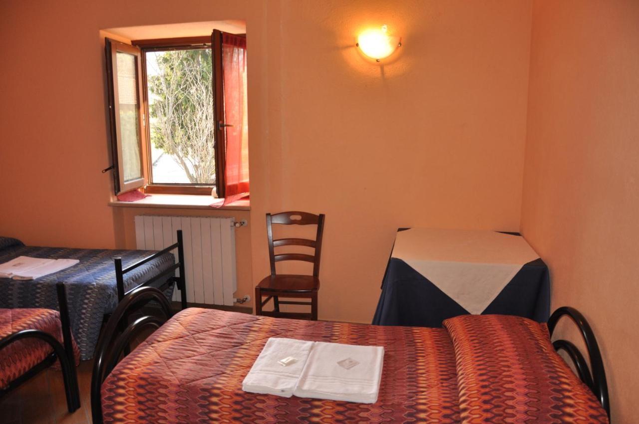Locanda Dl'Angel Villar San Costanzo Rom bilde